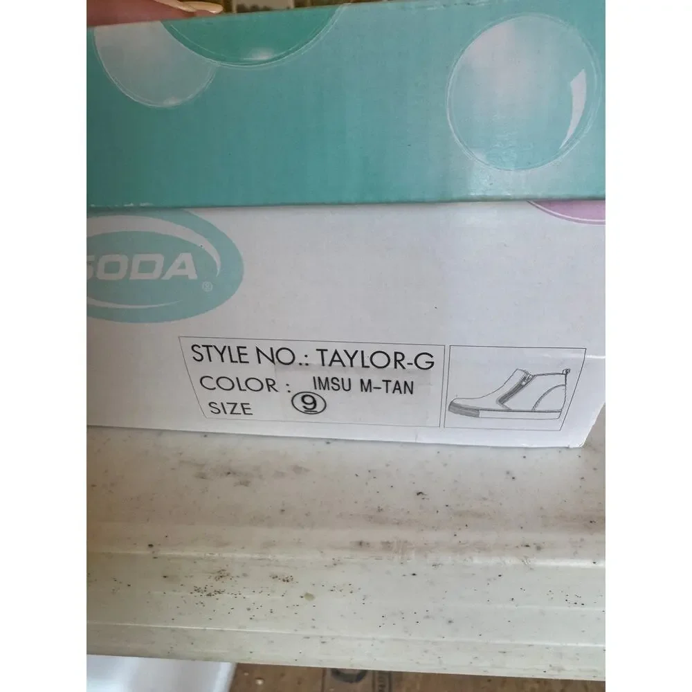Soda Taylor Wedge Sneaker Size‎ 9